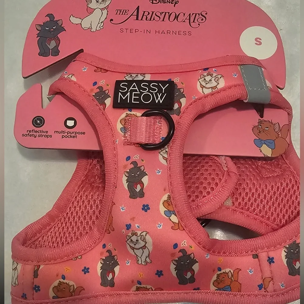 Disney Sassy Meow Pink Aristocats Harness, Collar and Leash Set (S)
